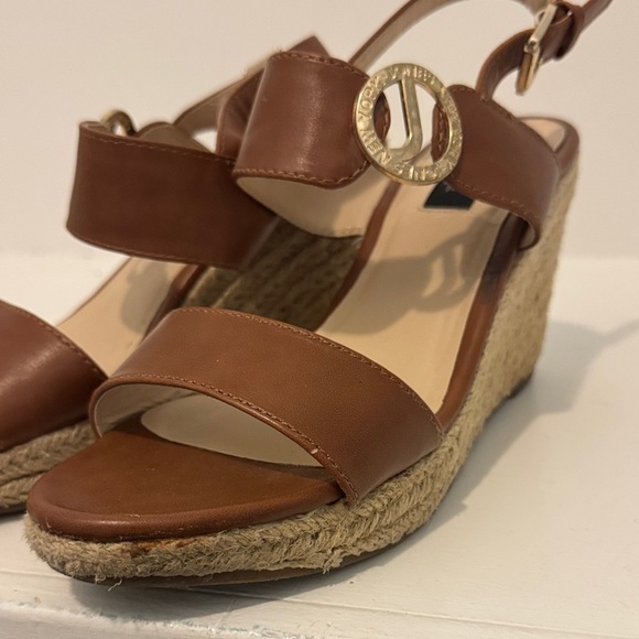 Jones New York Tan Leather Wedge Sandals Size 7 - Picture 3 of 8